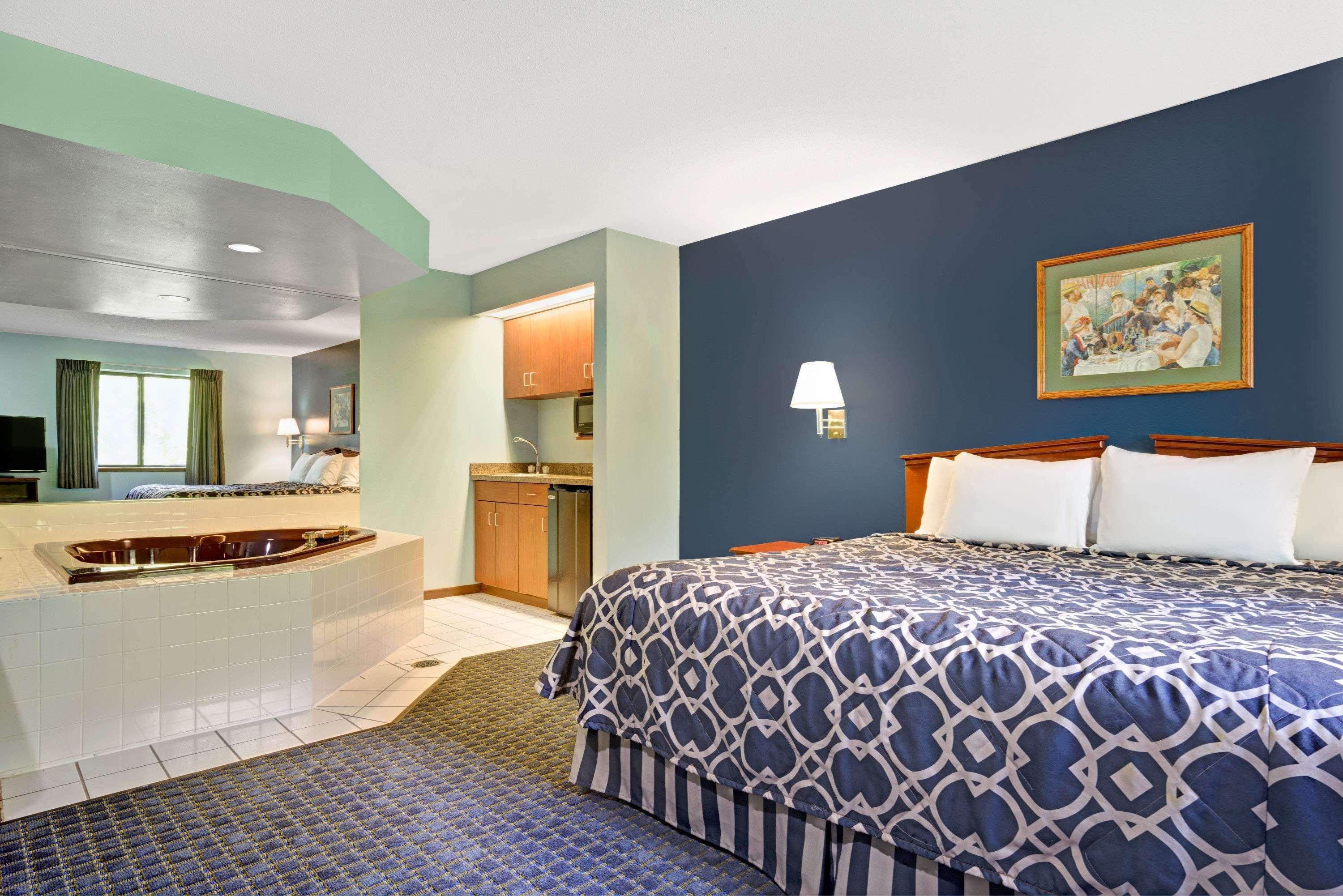Super 8 By Wyndham Hudson Hotel Ngoại thất bức ảnh